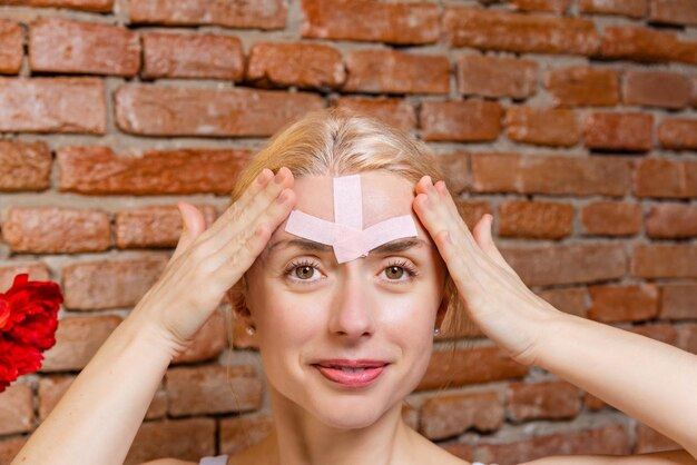 Natural remedies for smoothing out forehead wrinkles